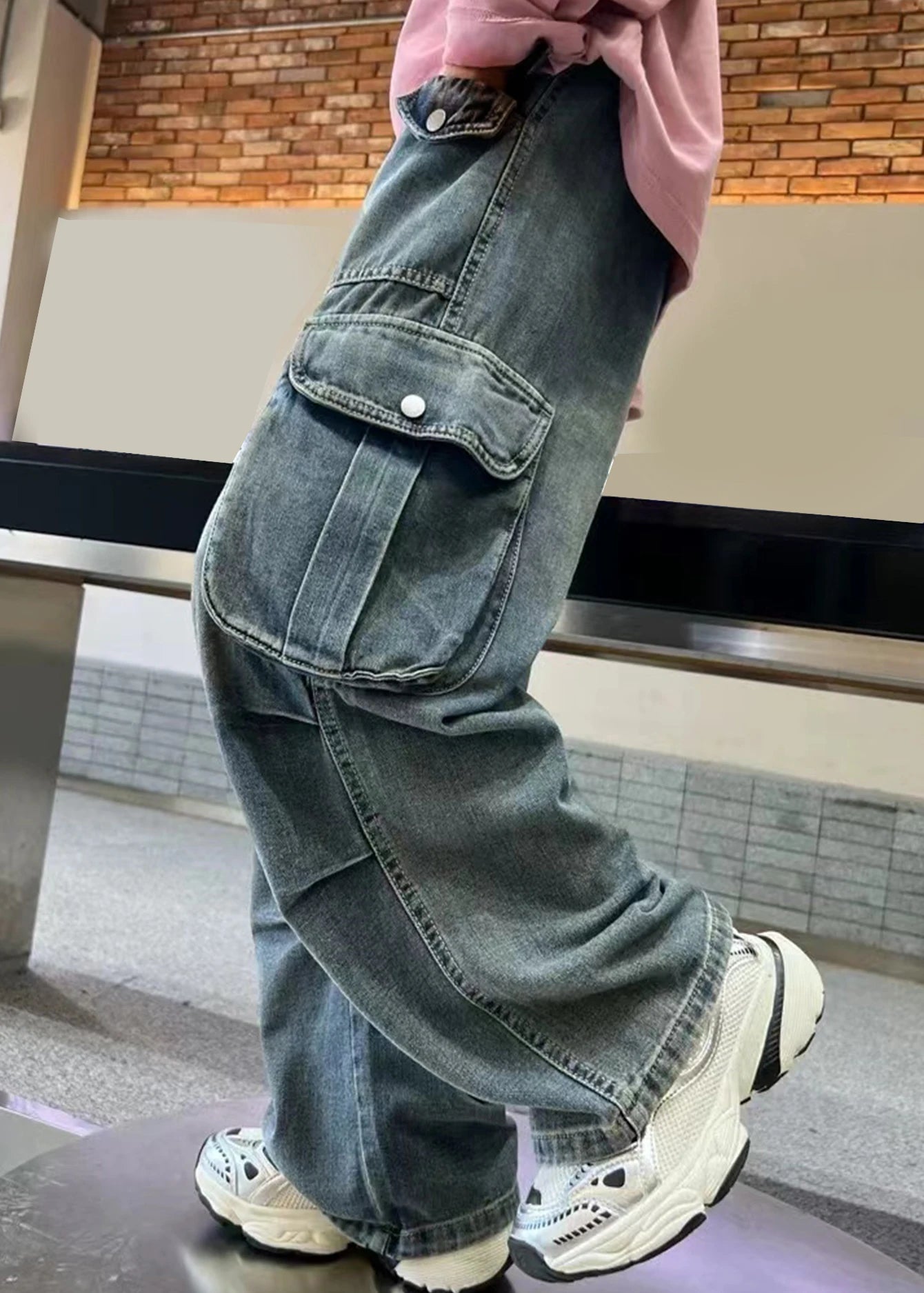 Loose-fit preppy-style casual denim jeans for teenage boys – versatile, stylish, and rugged washed s