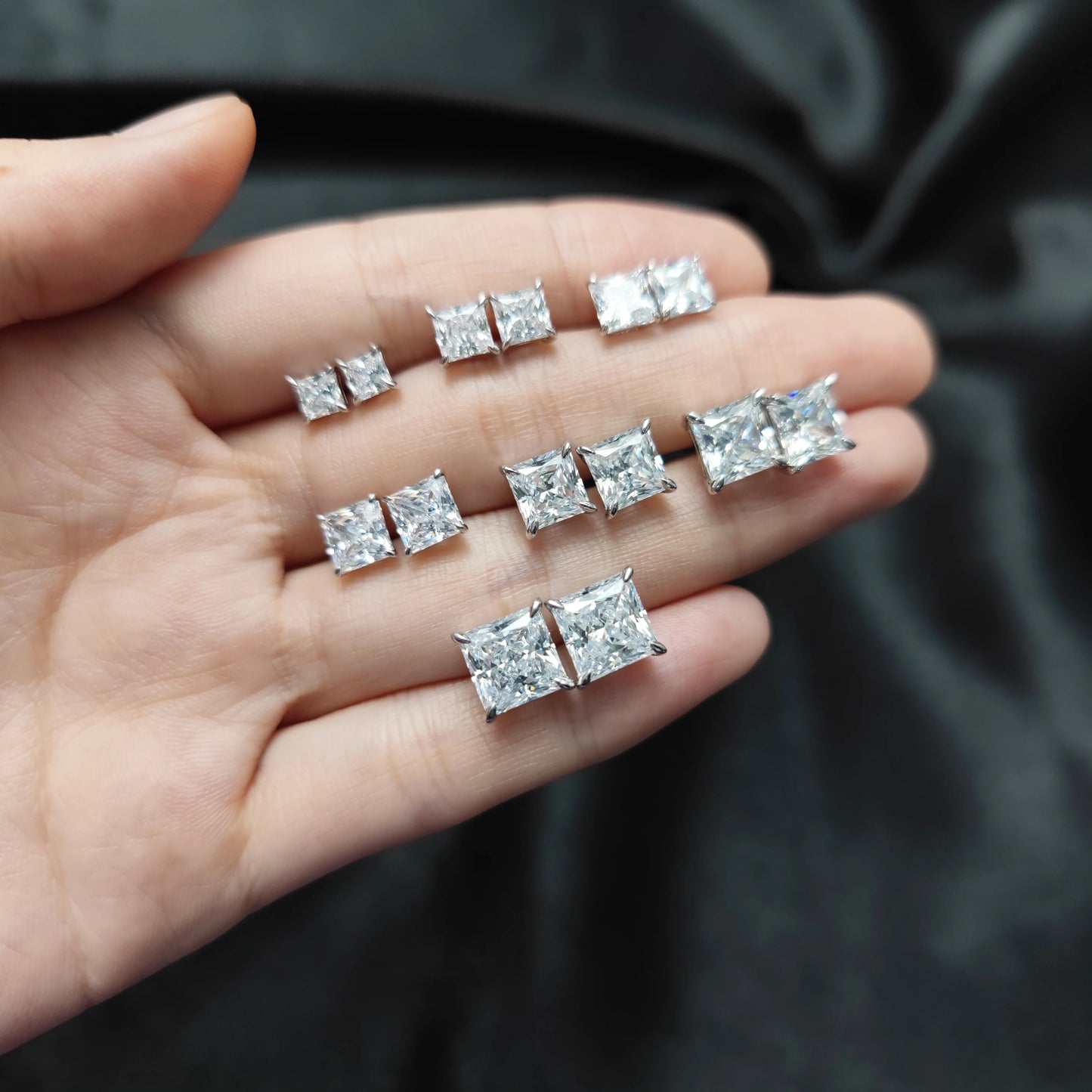 GEM'S BALLET 0.4 - 3.0CT D Color Classic Claw Prong Princess Cut Moissanite Stud Earrings in 925 Sterling Silver Gift For Her